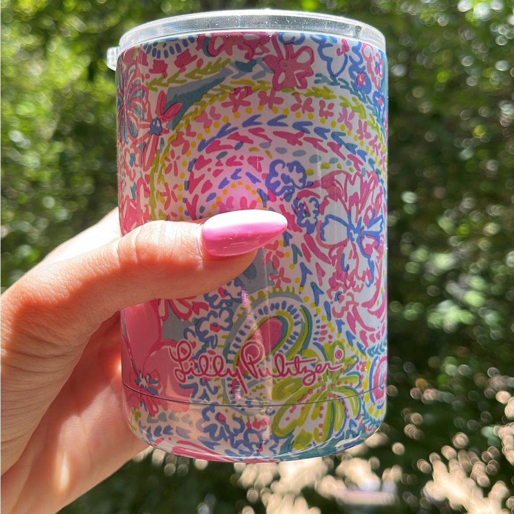 Lilly Pulitzer Insulated Can Tumbler in Dlock Full of Fun